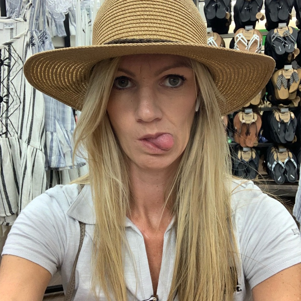 Meet your Posher, Liz